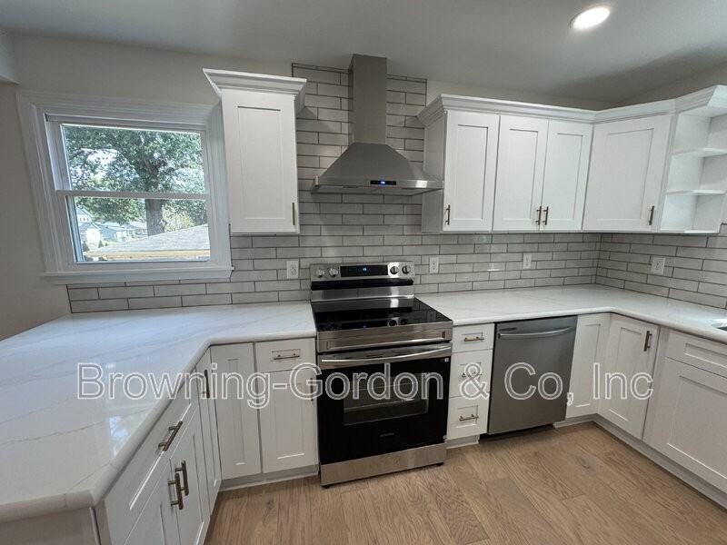 331 Oriel Ave - Photo 5 of 28
