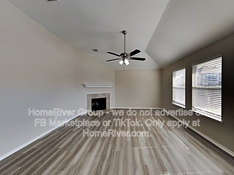 1240 Pepperidge Ln - Photo 2 of 31