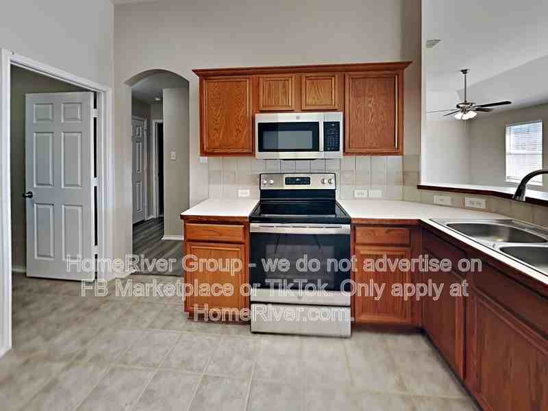 1240 Pepperidge Ln - Photo 6 of 31