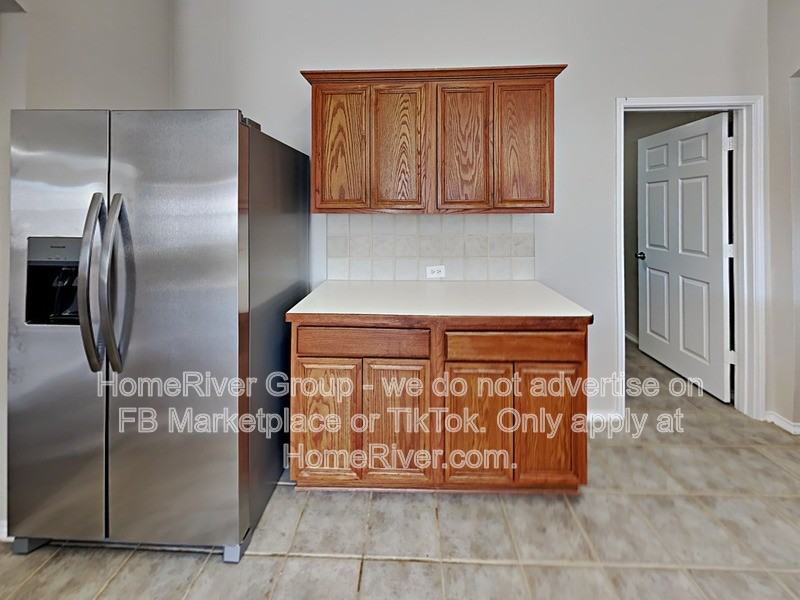 1240 Pepperidge Ln - Photo 7 of 31