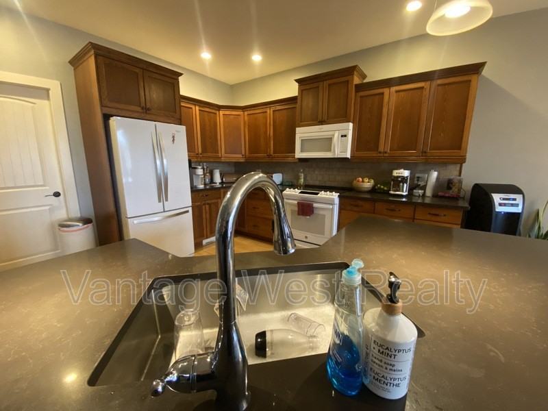1414 - Photo 2 of 16