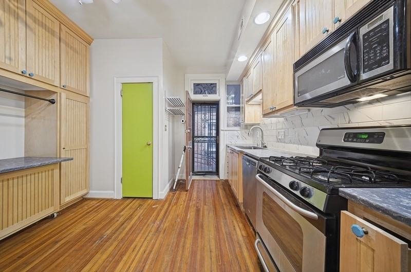 1411 Colonial Ave #5B - Photo 2 of 16