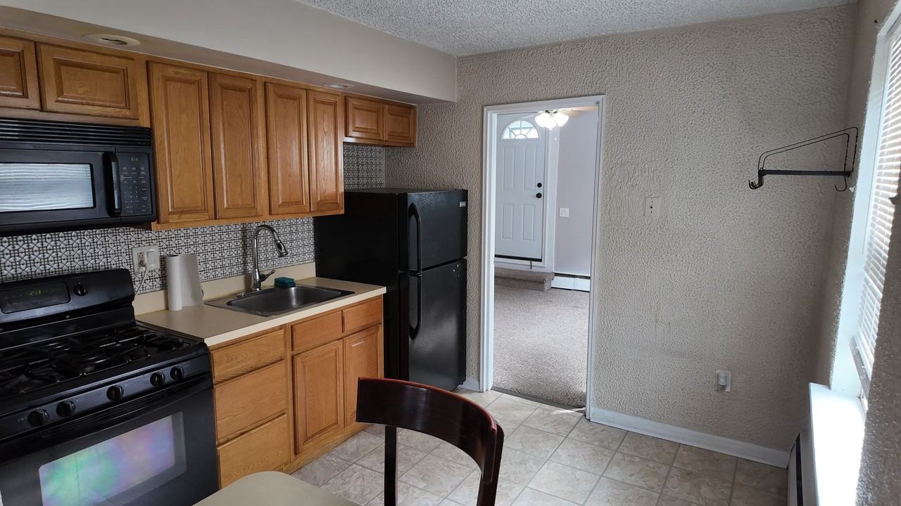 6359 Edmund St - Photo 6 of 16