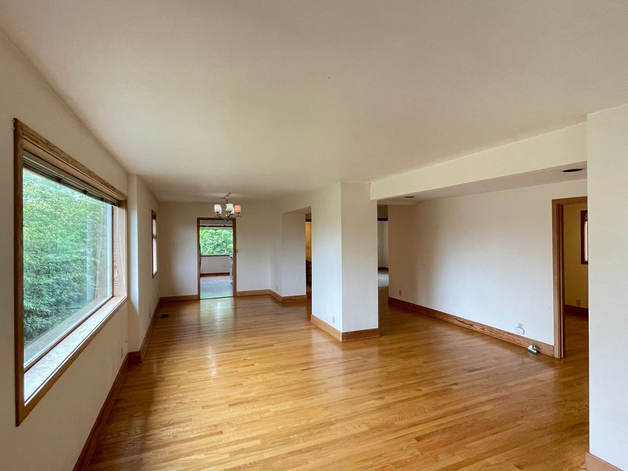 2611 W Newton St - Photo 2 of 22