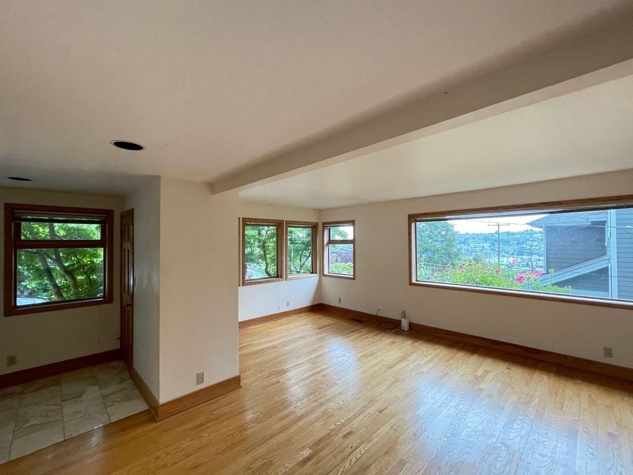 2611 W Newton St - Photo 3 of 22