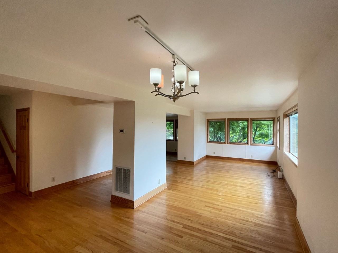 2611 W Newton St - Photo 4 of 22