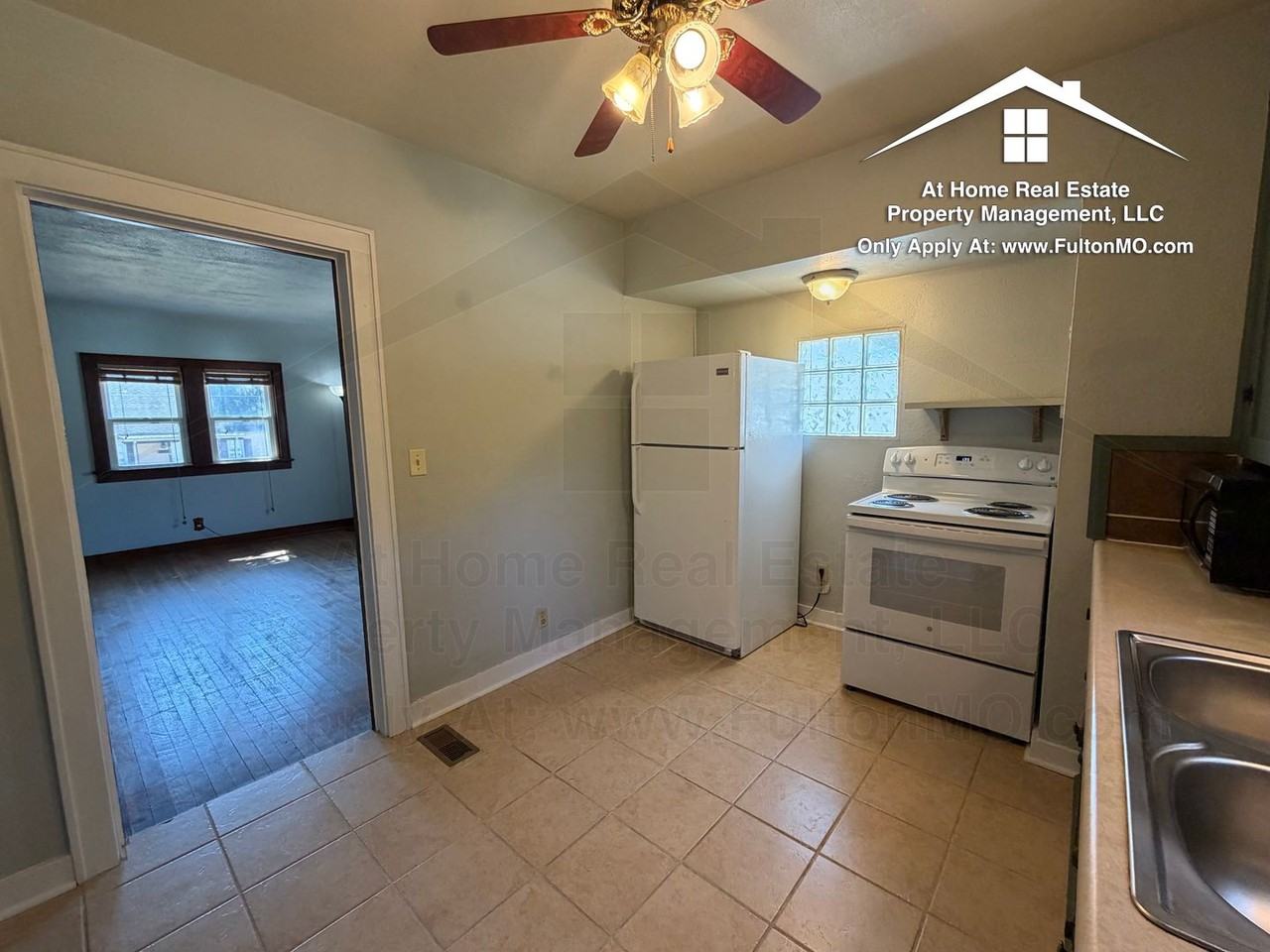 213 E 6th St - Photo 7 of 28