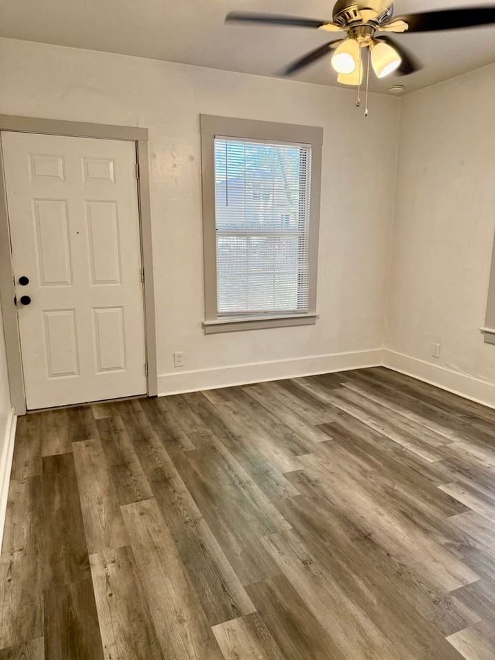 316 T St - Photo 3 of 10