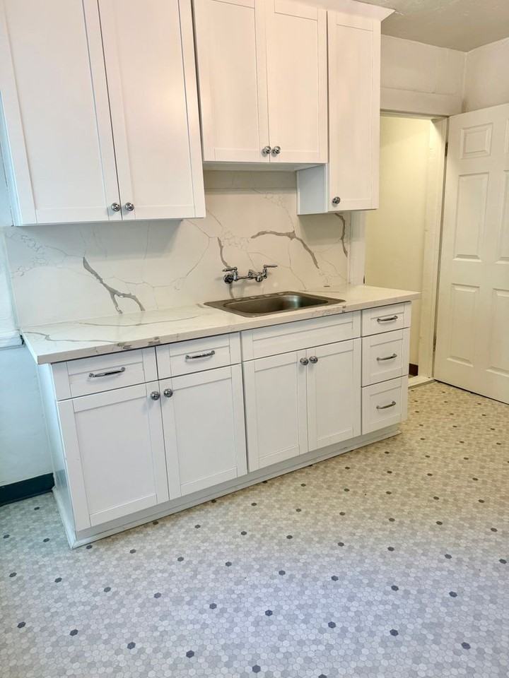 316 T St - Photo 5 of 10