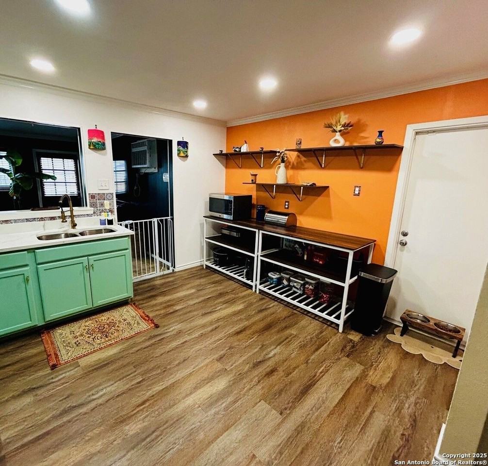 122 Hartford Ave - Photo 3 of 18