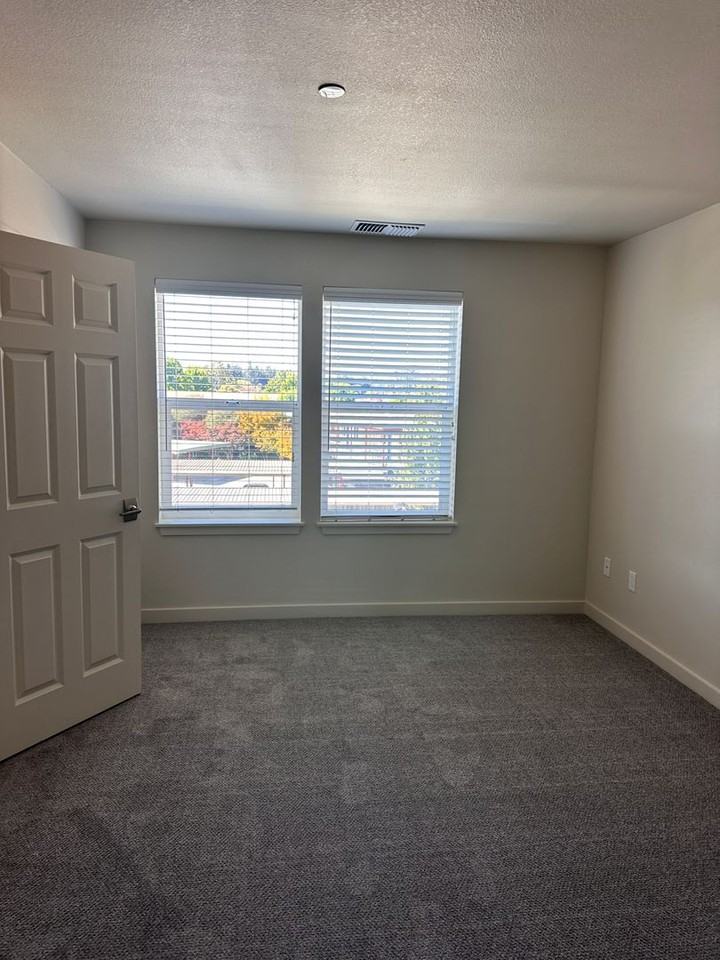 435 Southwest Blvd - Photo 7 of 12