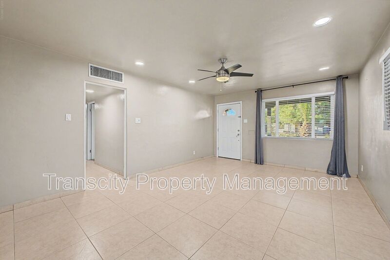2011 W Mitchell Dr - Photo 5 of 28