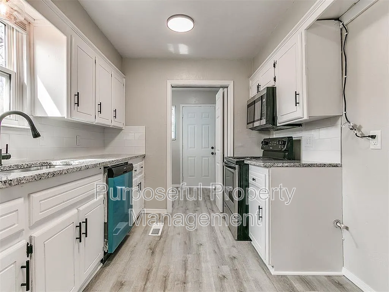2813 Ne Success St - Photo 6 of 28