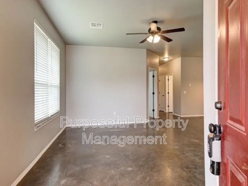 1867 Cypress Ln - Photo 4 of 31