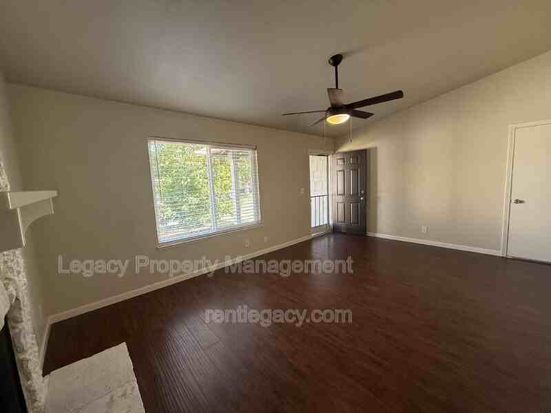 6631 Badger Ct - Photo 3 of 21