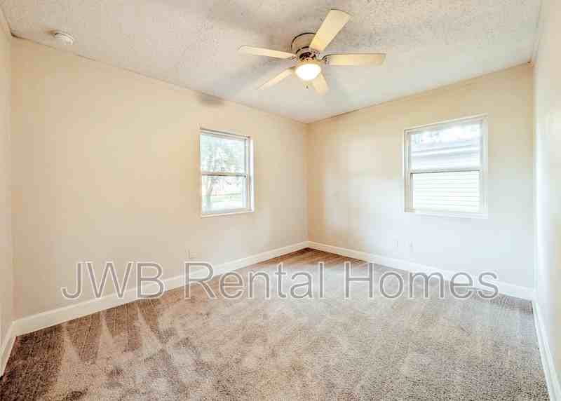 3357 Rosselle St - Photo 7 of 14