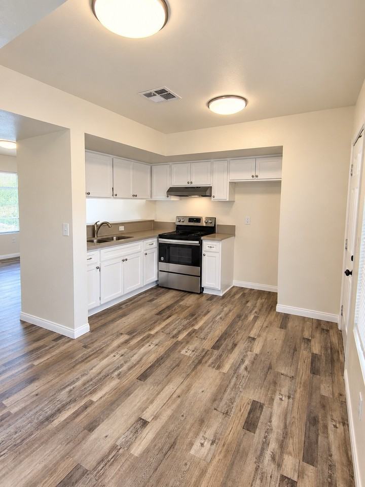 Larcus Apartments - Photo 3 of 11