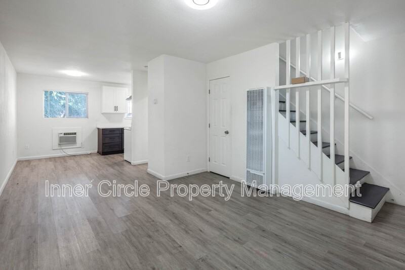 14 E 7th St - Photo 4 of 19