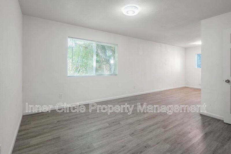 14 E 7th St - Photo 6 of 19