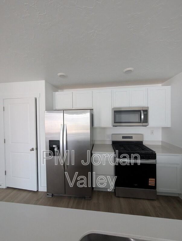 1925 S 530 W #1181 - Photo 4 of 12