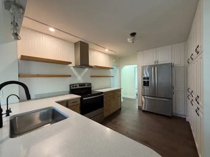10108 94 Ave #B - Photo 2 of 16