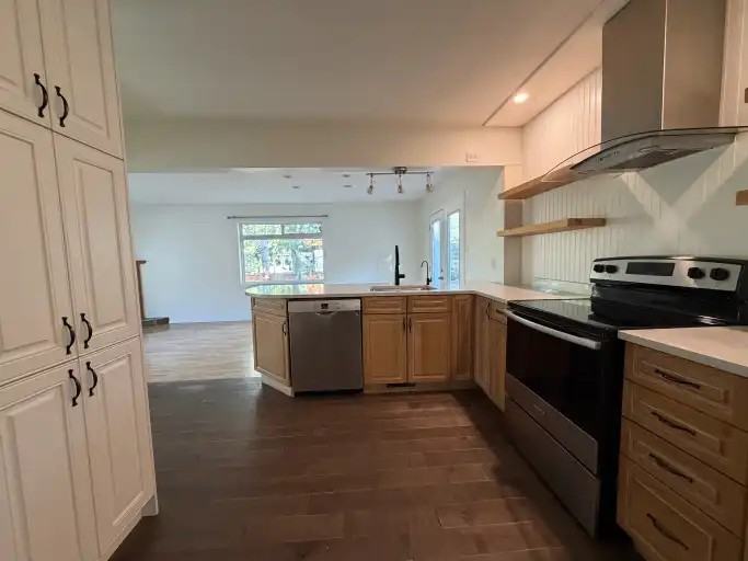 10108 94 Ave #B - Photo 3 of 16