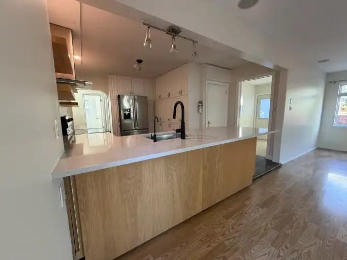 10108 94 Ave #B - Photo 4 of 16