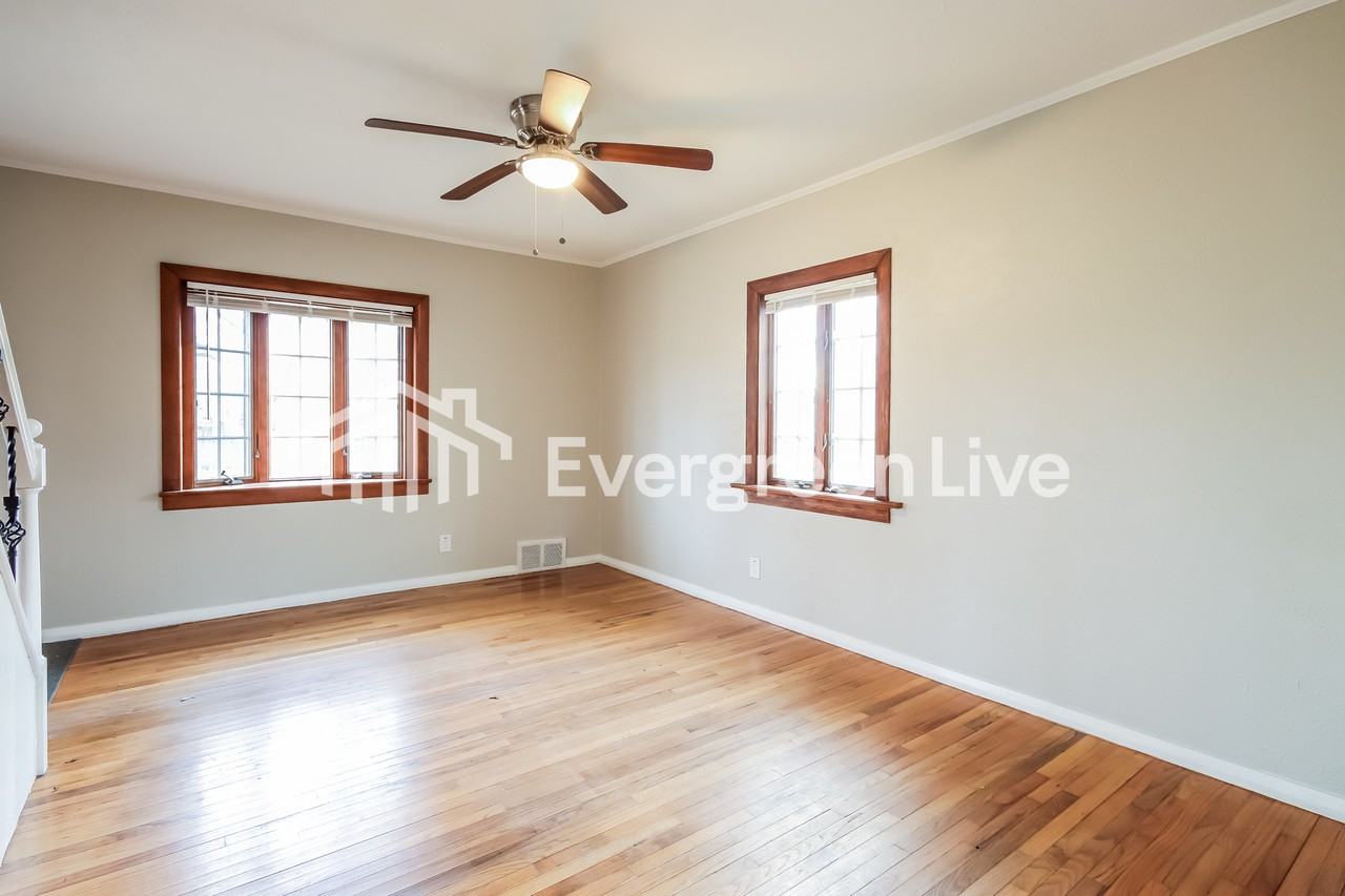 1097 N Adams St - Photo 4 of 13