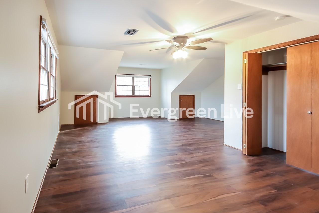 1097 N Adams St - Photo 6 of 13