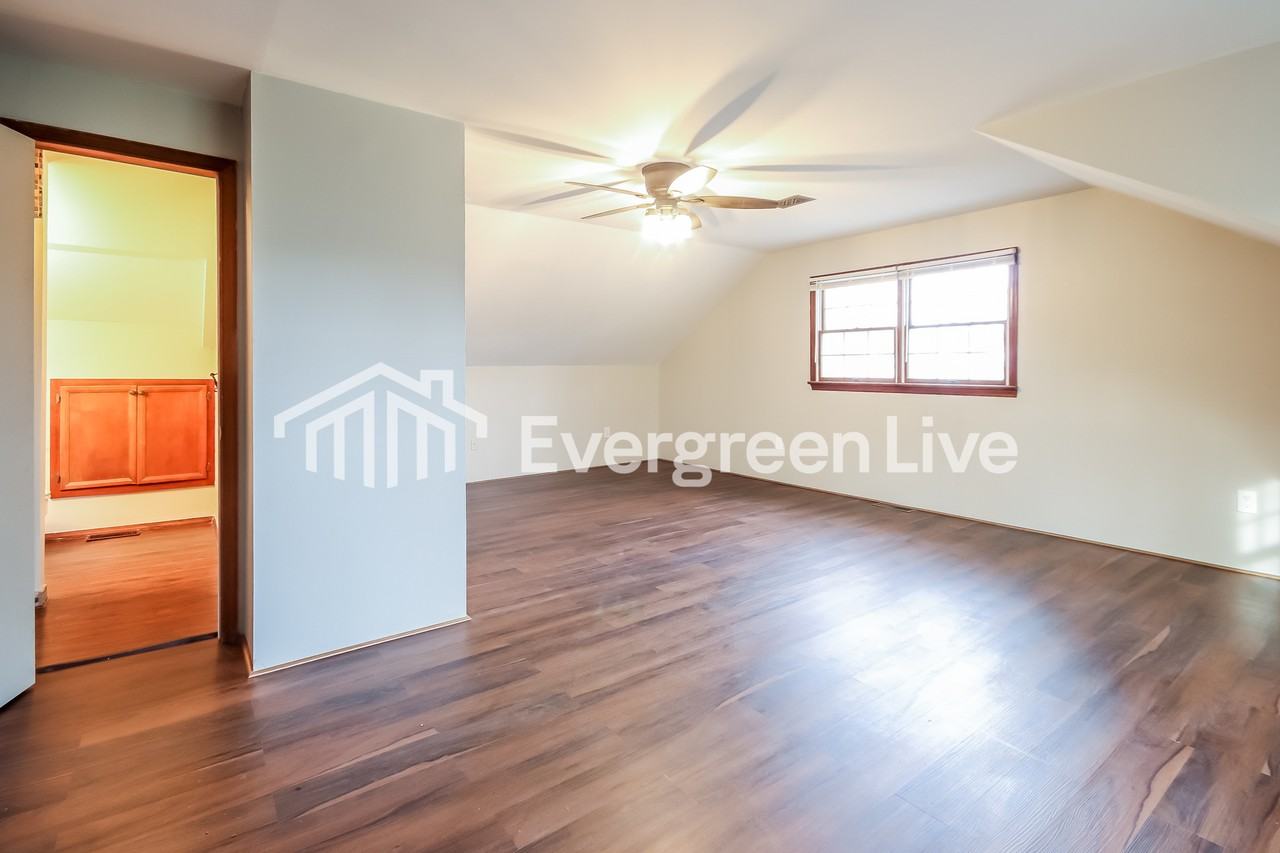 1097 N Adams St - Photo 7 of 13