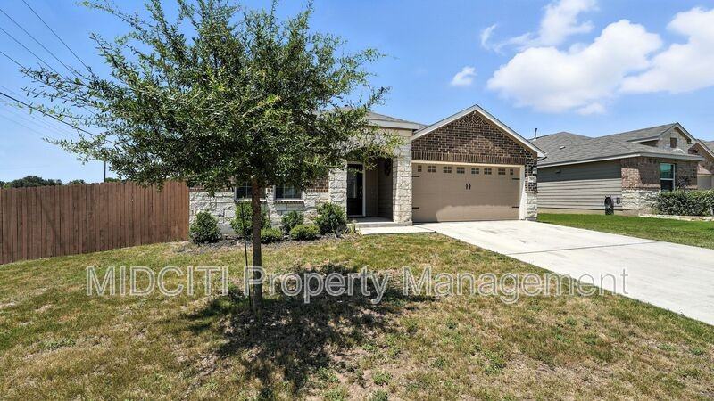 305 N Kowald Ln - Photo 2 of 38