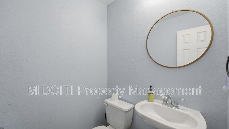 922 Darion St - Photo 6 of 31