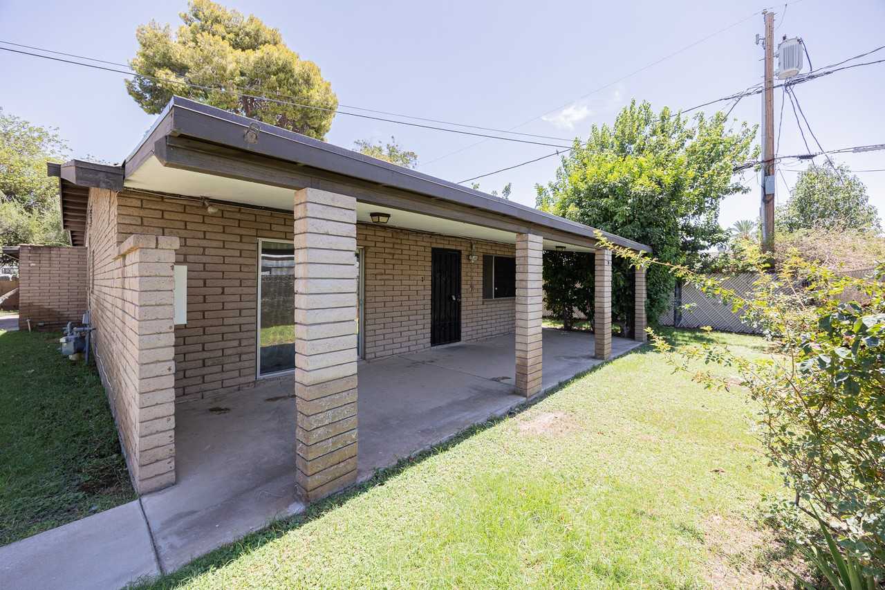 2219 W Morten Ave - Photo 2 of 2