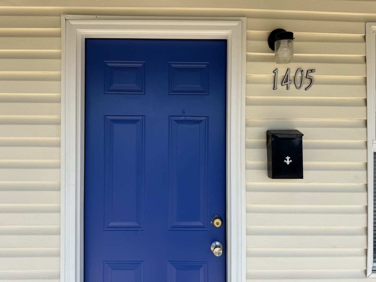 1405 Nw 8th St - Photo 2 of 5