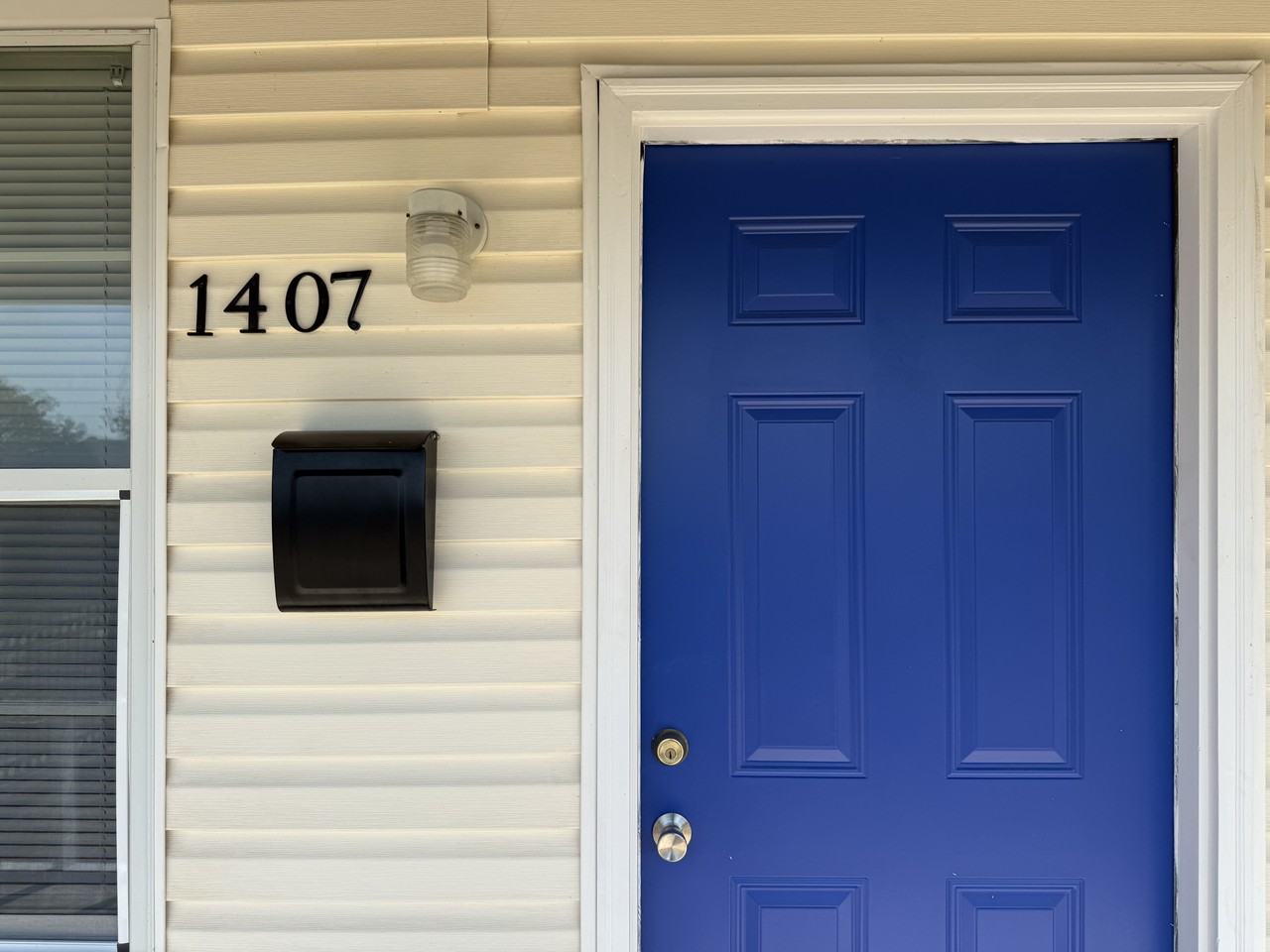 1407 Nw 8th St - Photo 2 of 6