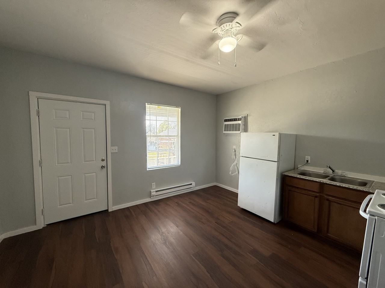 1407 Nw 8th St - Photo 4 of 6