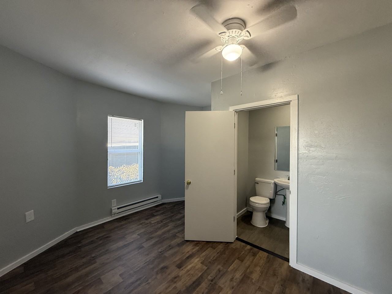 1407 Nw 8th St - Photo 5 of 6