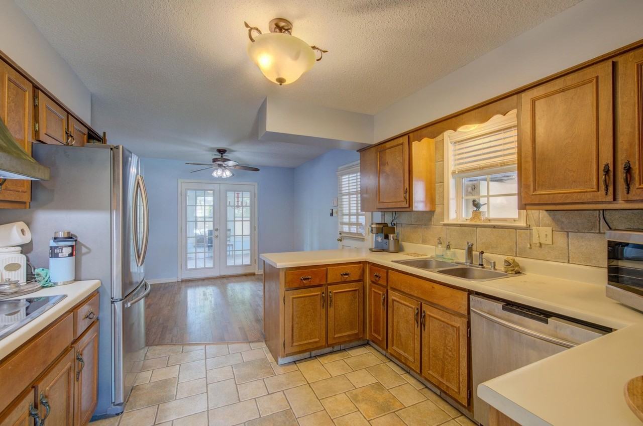 8075 Kerry Dr - Photo 3 of 17