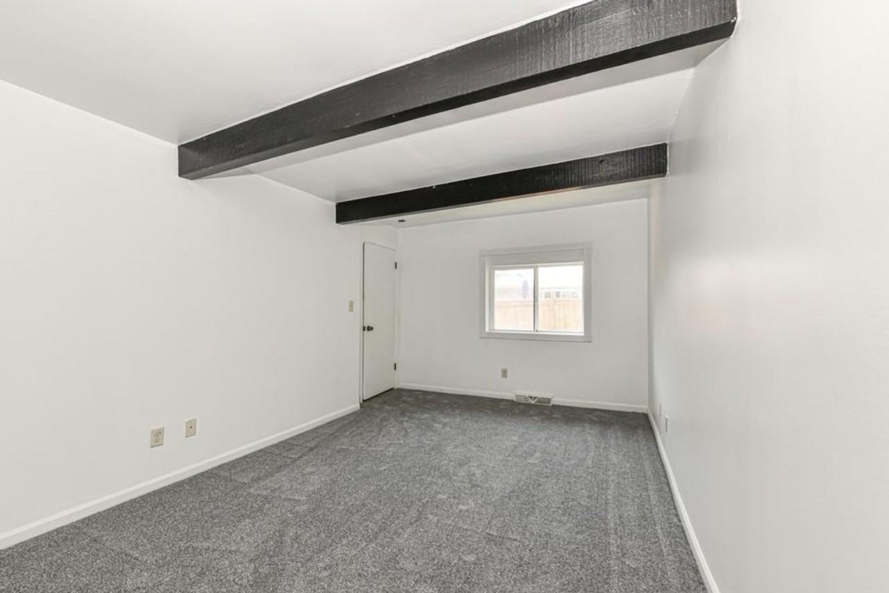 2315 N Oakland Ave - Photo 2 of 15