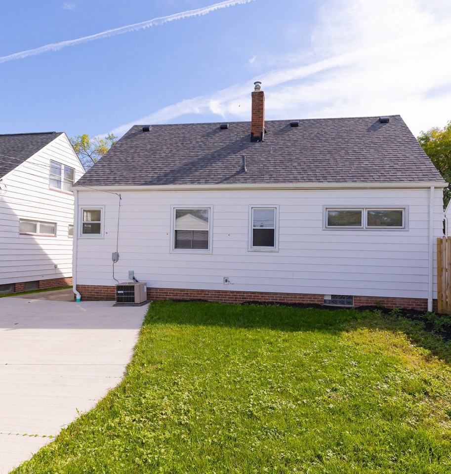 13921 Oakview Blvd - Photo 3 of 23