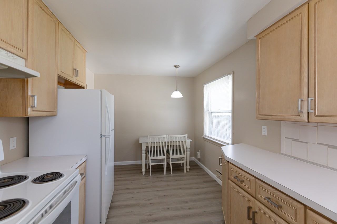 13921 Oakview Blvd - Photo 6 of 23