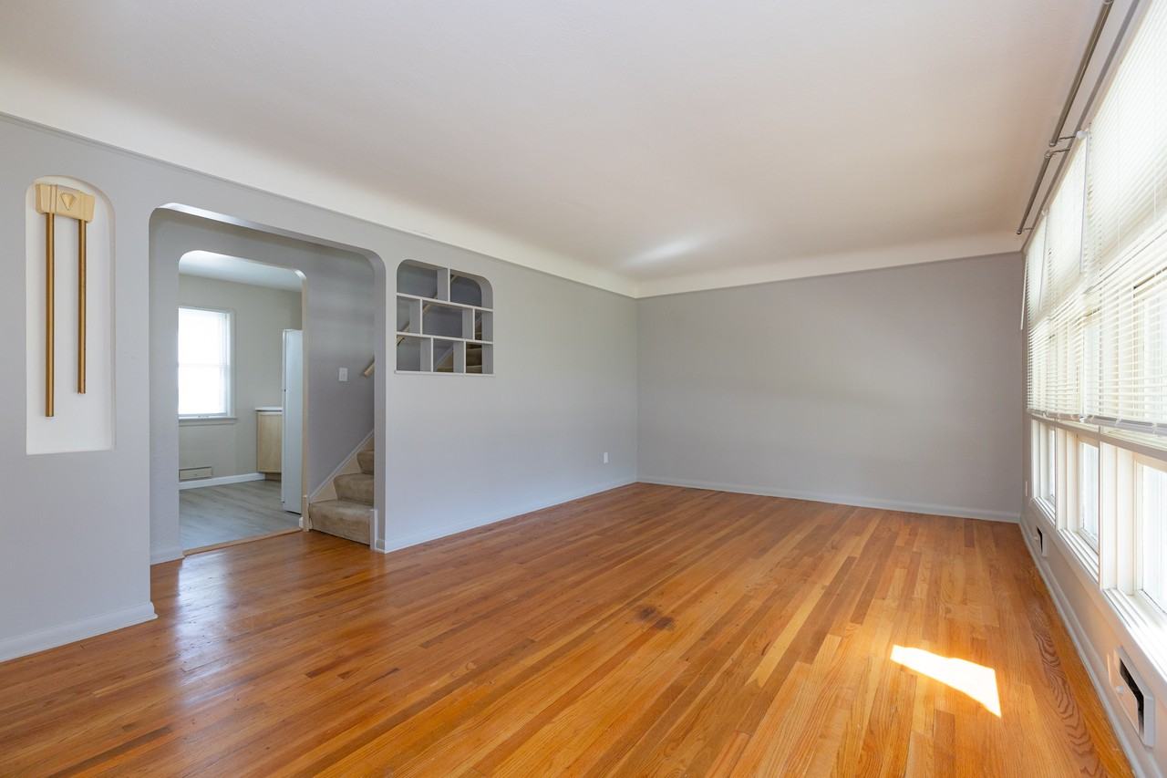 13921 Oakview Blvd - Photo 7 of 23