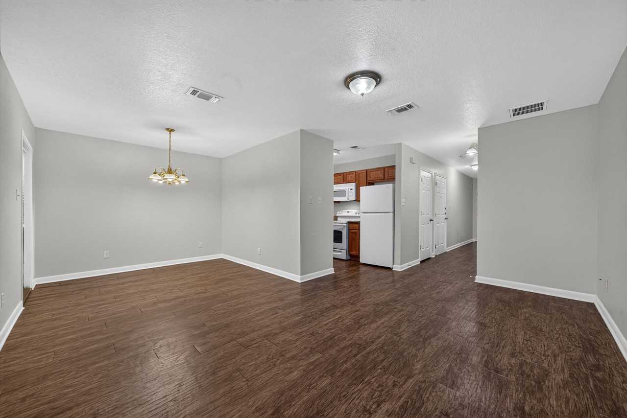 13614 Woodstone Way - Photo 6 of 24
