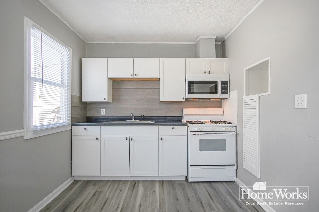 1709 Pulaski St - Photo 5 of 14