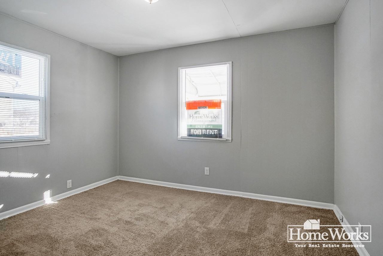 1709 Pulaski St - Photo 7 of 14