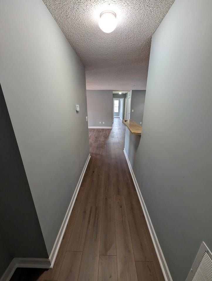 220 Outlook Dr - Photo 5 of 11