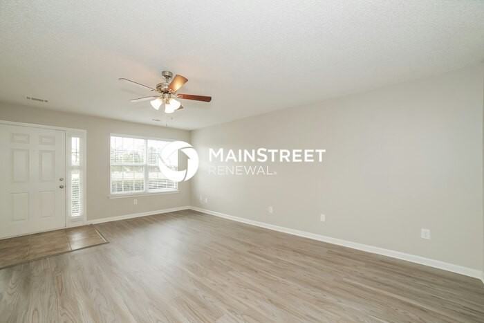 6239 Hickory Lane Cir - Photo 3 of 17