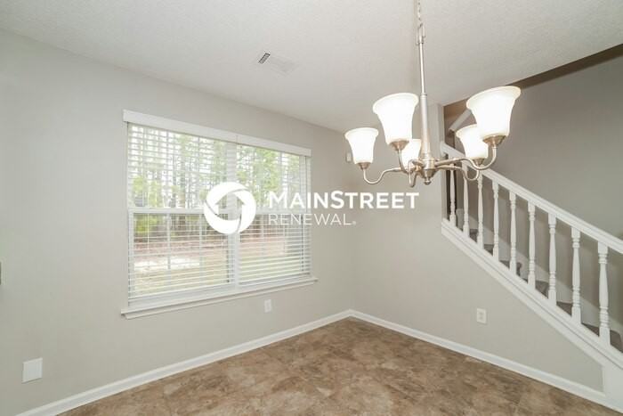 6239 Hickory Lane Cir - Photo 4 of 17