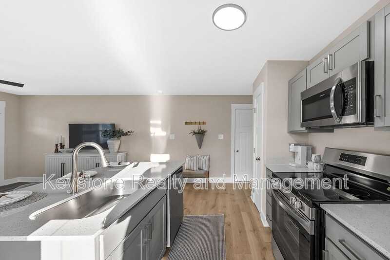 215 Primrose Way - Photo 7 of 17