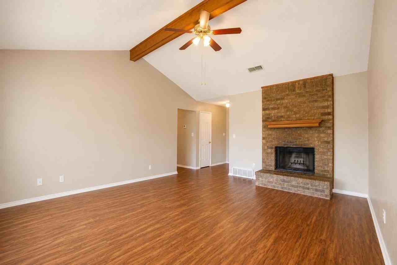 7724 Pebblebrook Dr - Photo 6 of 31